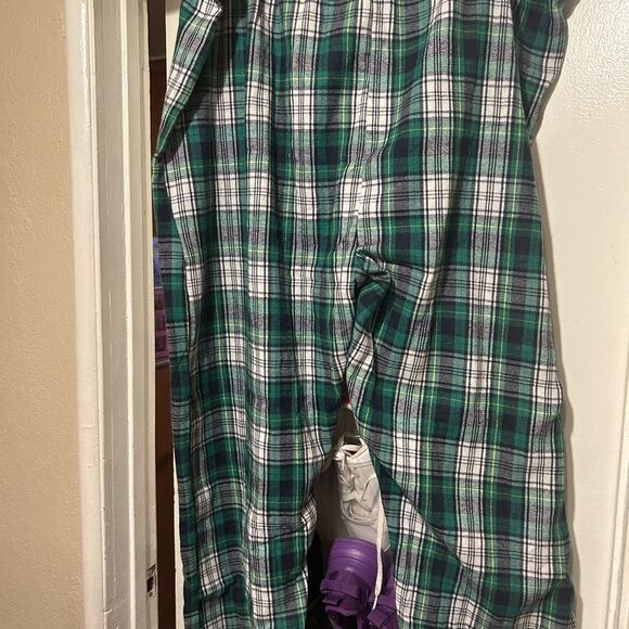 NWOT Green and White Plaid PJ Bottoms - Picture 5 of 7